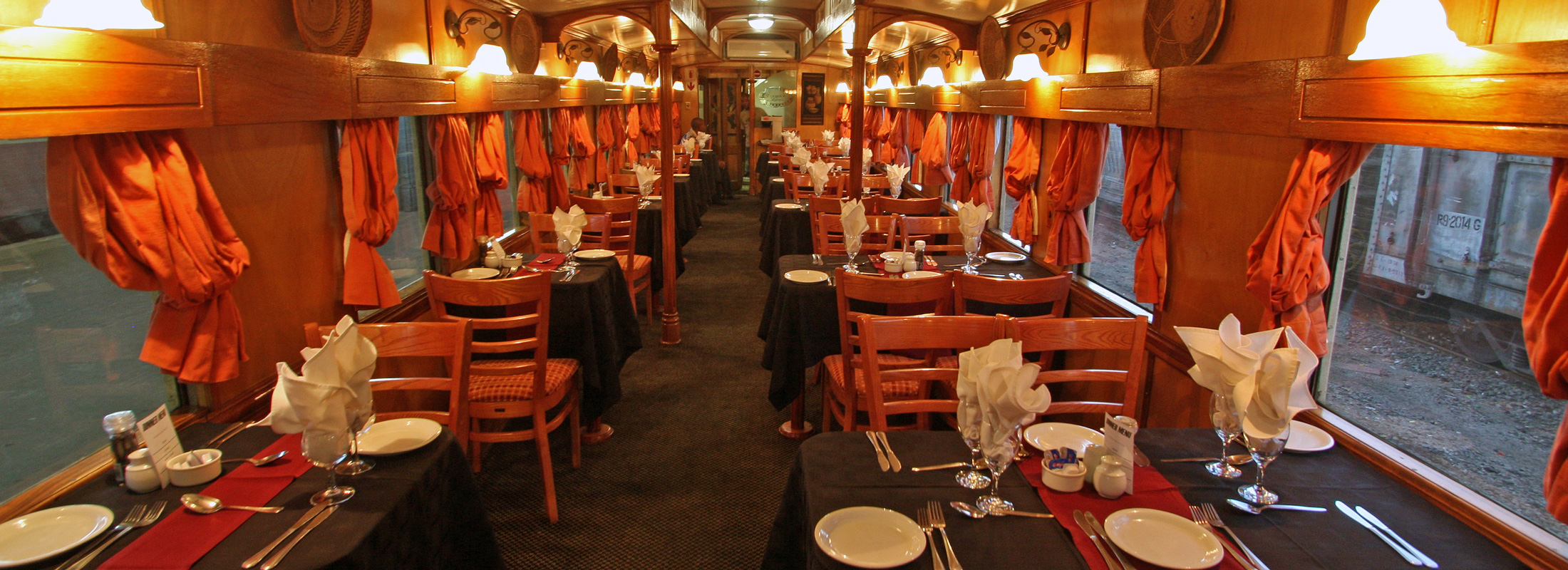 Tren African Explorer, Restaurante