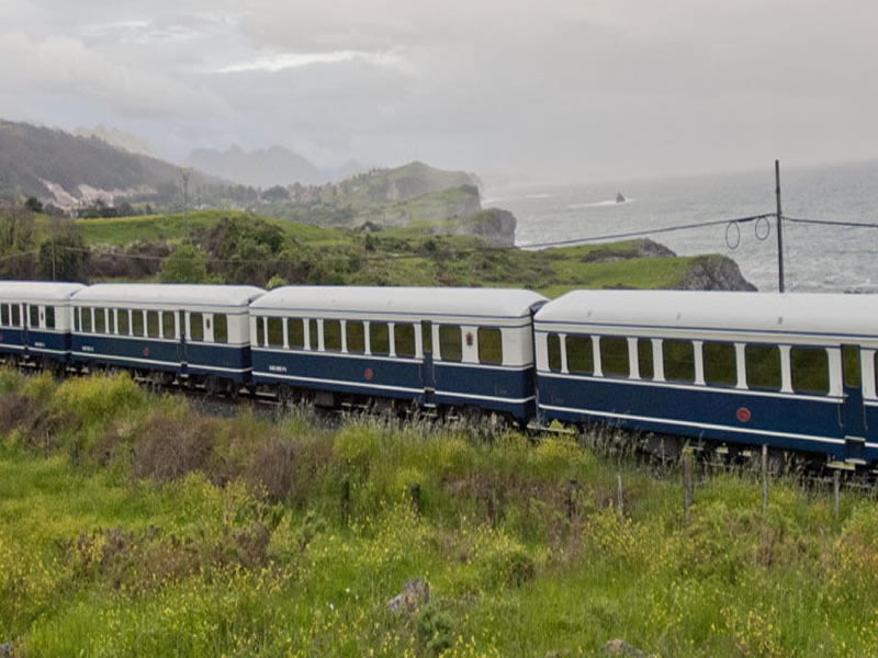 Tren Costa Verde Express