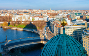Panorámica de la ciudad de Berlín y cúpula de la Catedral