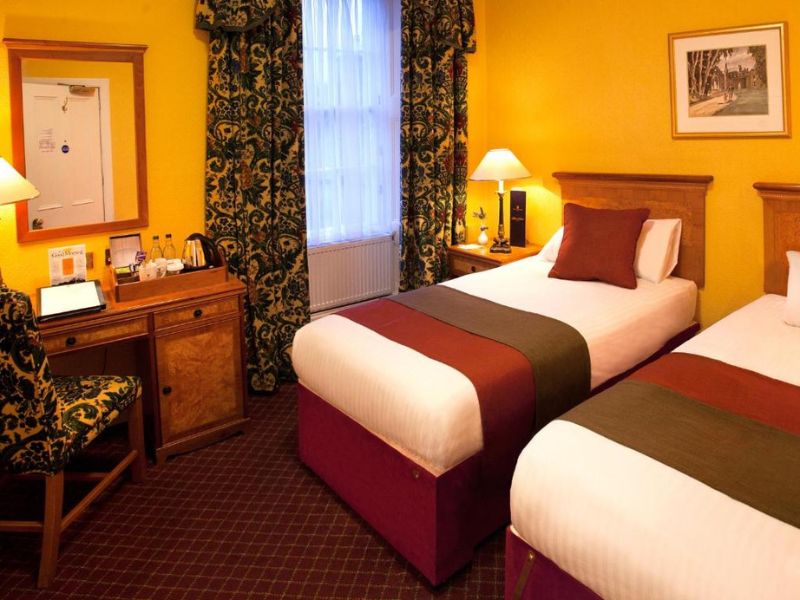 Royal Highland Hotel, habitación